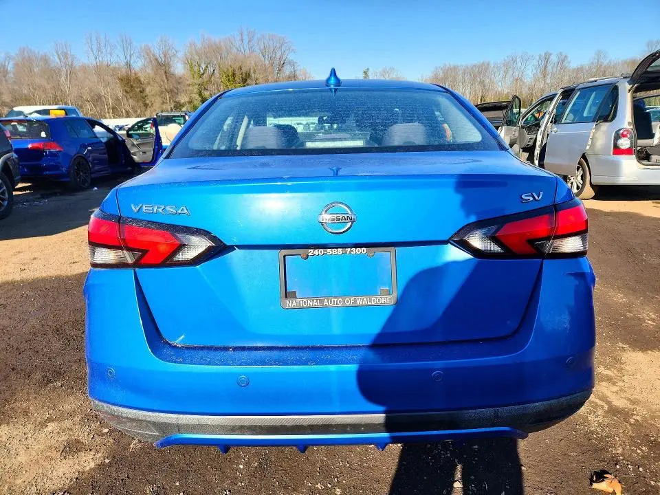 2021 NISSAN VERSA SV  