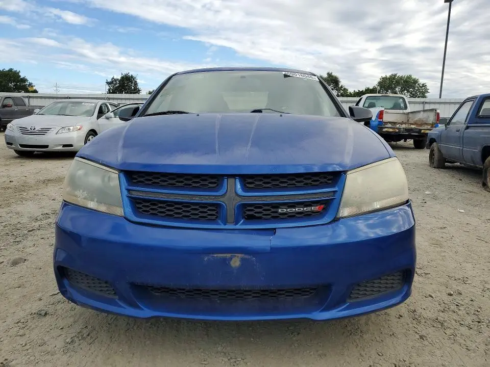 2013 DODGE AVENGER SE  