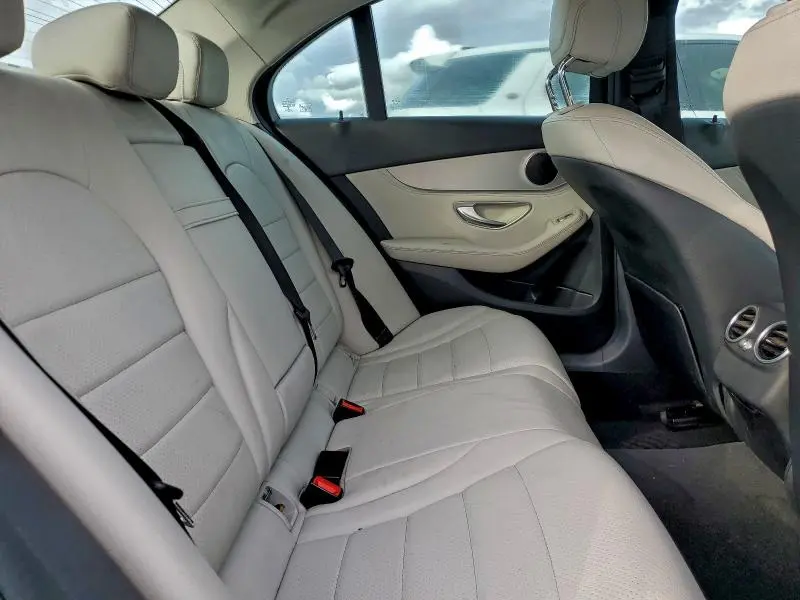 2015 MERCEDES-BENZ C 300  