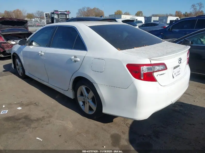 2012 TOYOTA CAMRY SE