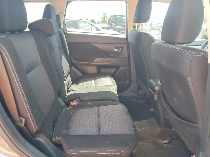 2018 MITSUBISHI OUTLANDER SE  