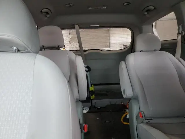 2016 KIA SEDONA L  