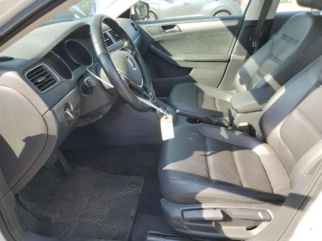 2017 VOLKSWAGEN JETTA SE  