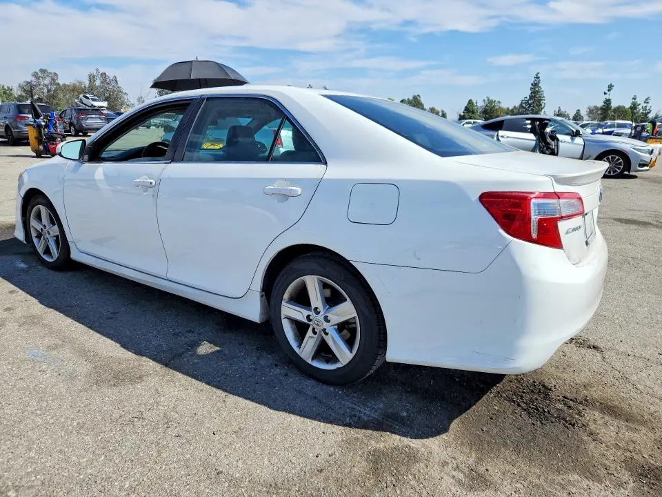 2013 TOYOTA CAMRY SE  