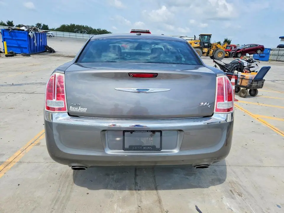 2011 CHRYSLER 300C   