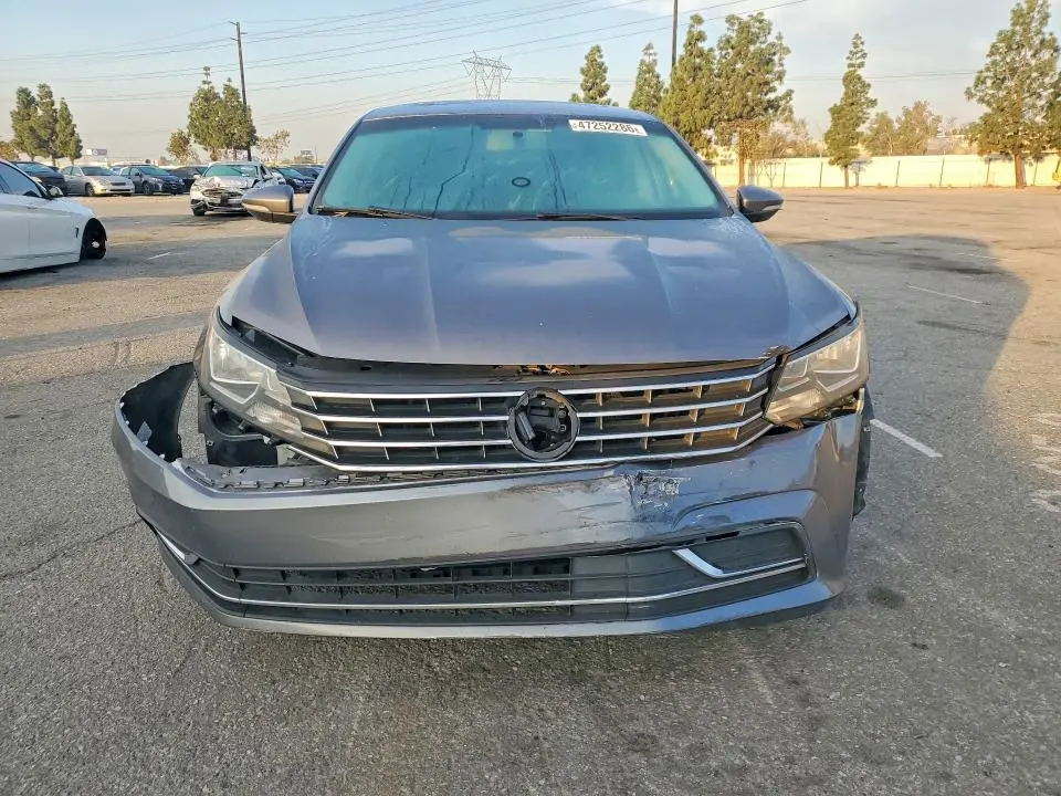 2019 VOLKSWAGEN PASSAT   
