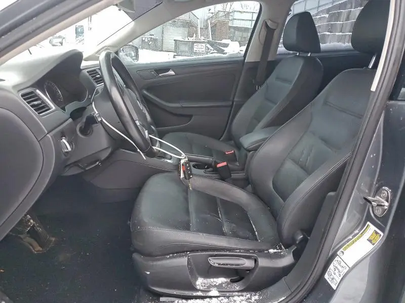 2012 VOLKSWAGEN JETTA SE  