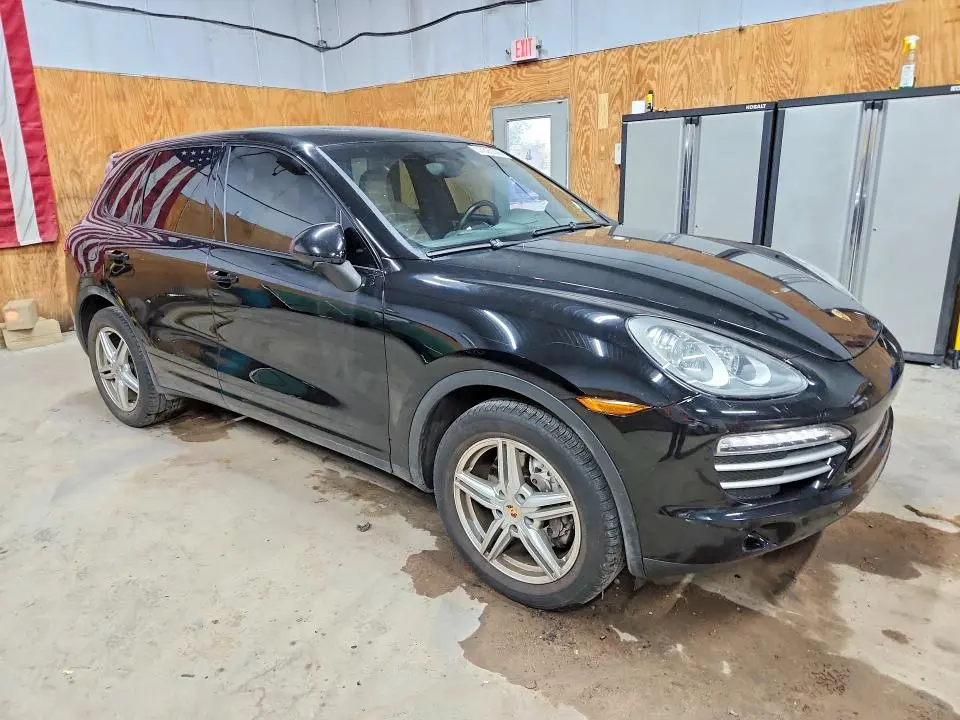 2014 PORSCHE CAYENNE   