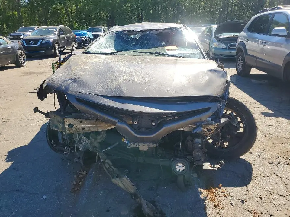 2019 TOYOTA CAMRY SE  