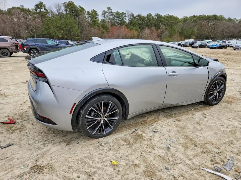 2024 TOYOTA PRIUS XLE  