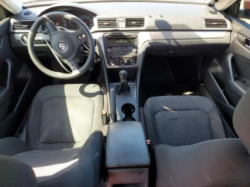 2013 VOLKSWAGEN PASSAT S  