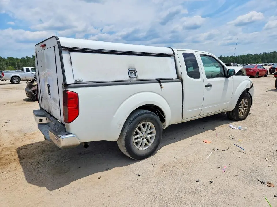 2015 NISSAN FRONTIER SV  