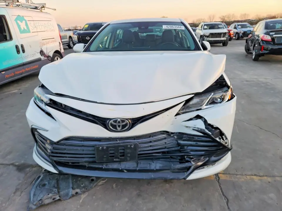 2021 TOYOTA CAMRY LE  