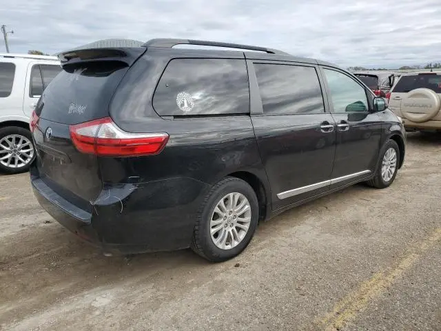 2015 TOYOTA SIENNA XLE  
