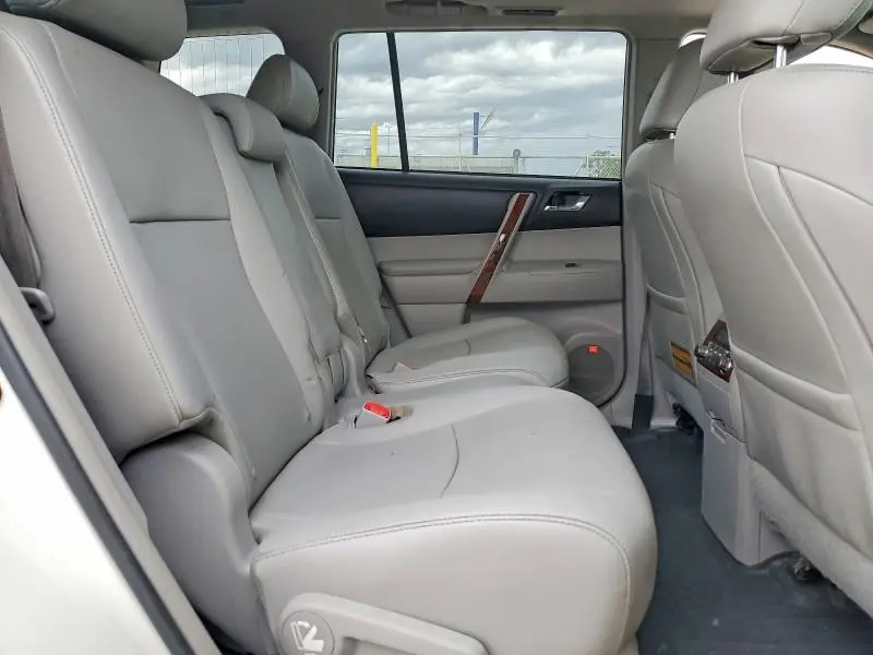 2013 TOYOTA HIGHLANDER LIMITED  