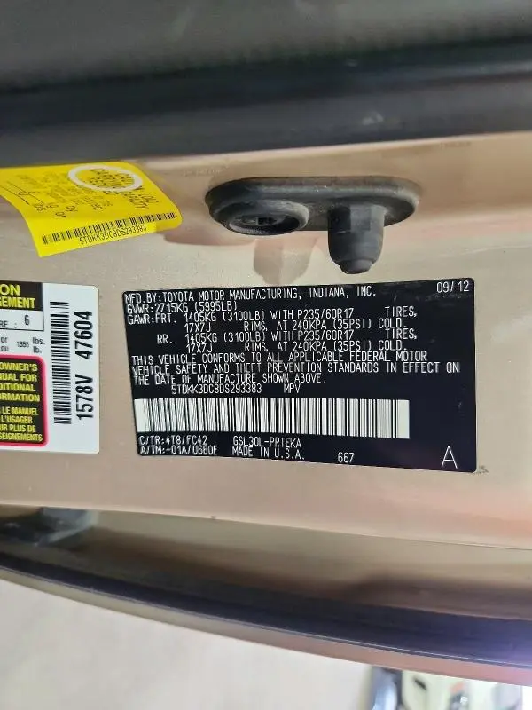 2013 TOYOTA SIENNA LE  