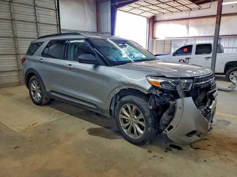 2021 FORD EXPLORER XLT  