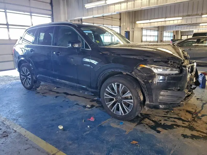 2021 VOLVO XC90 T6 MOMENTUM  