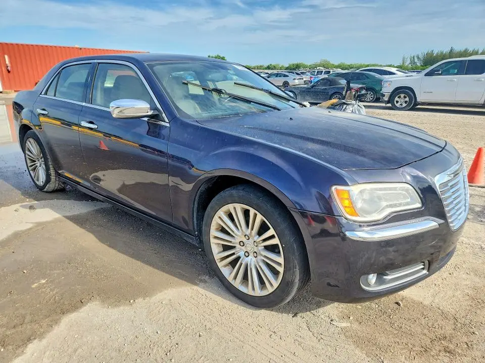 2011 CHRYSLER 300 LIMITED  