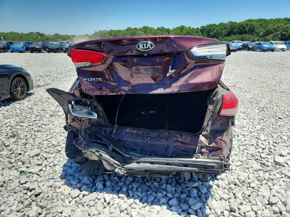 2018 KIA FORTE LX  