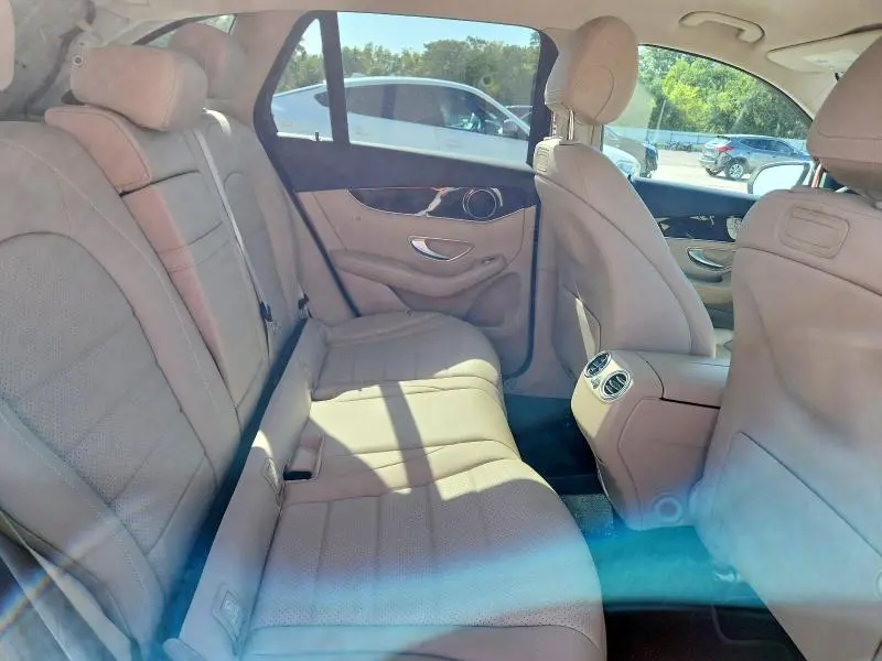 2019 MERCEDES-BENZ GLC 300  