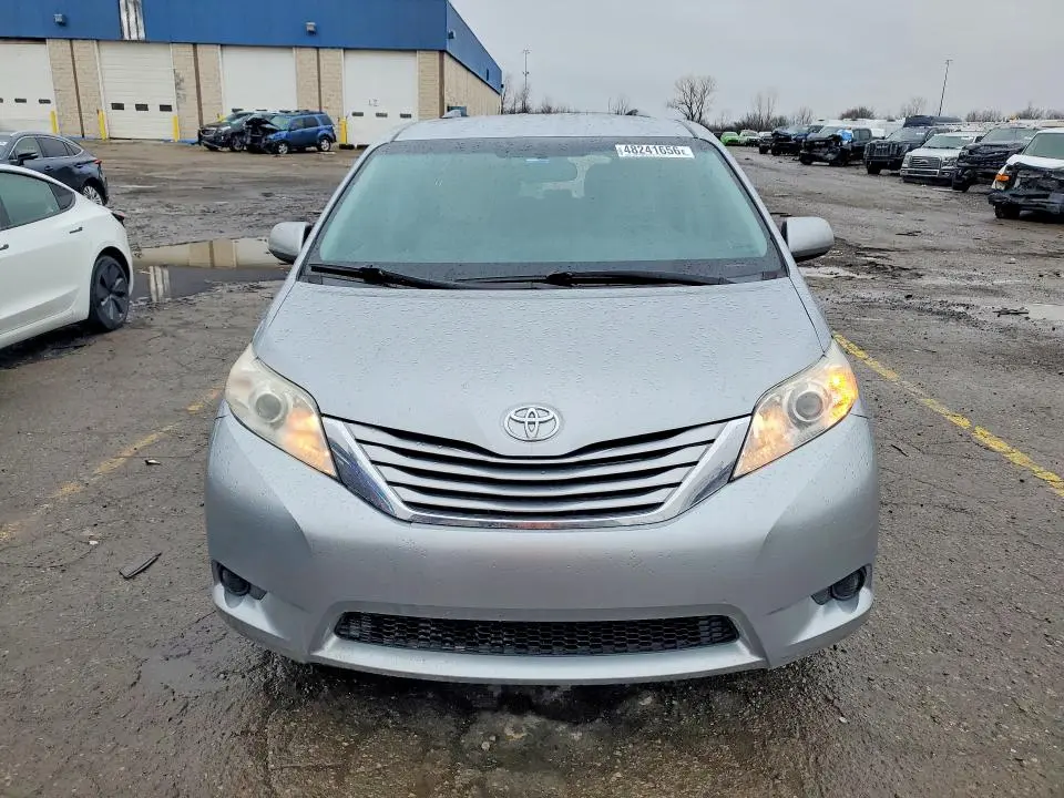 2017 TOYOTA SIENNA LE 8-PASSENGER  