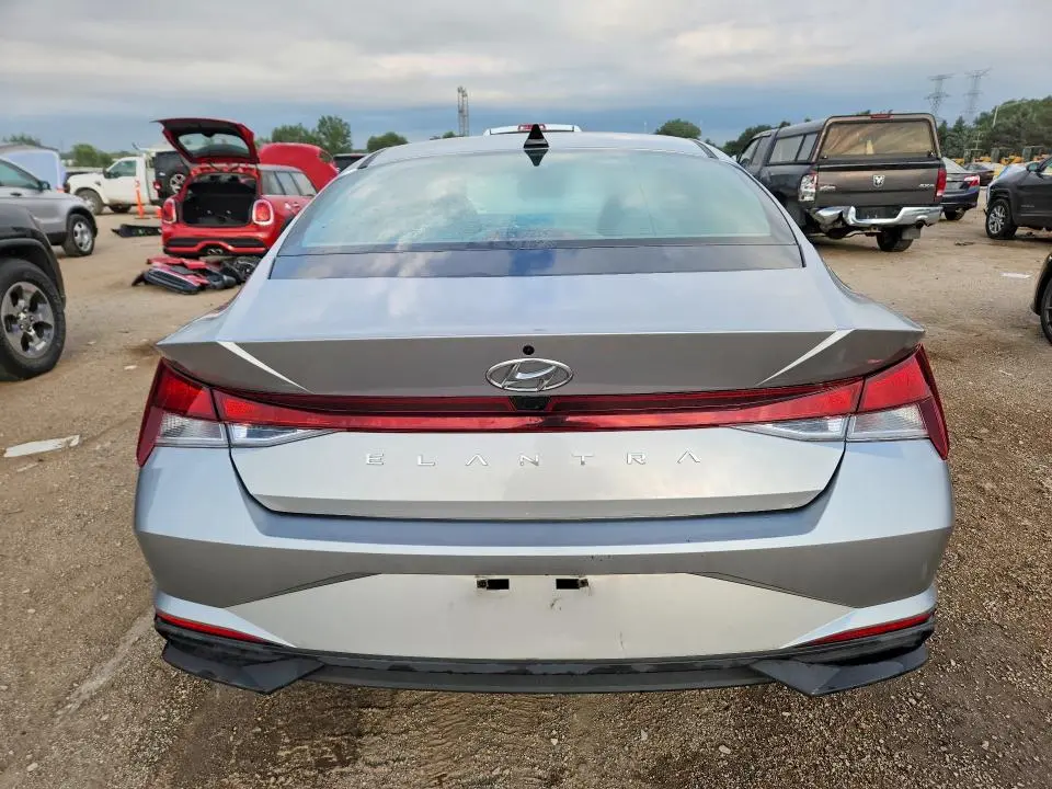 2021 HYUNDAI ELANTRA SEL  