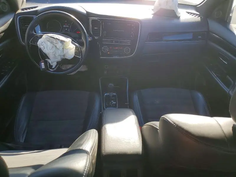 2019 MITSUBISHI OUTLANDER SE  