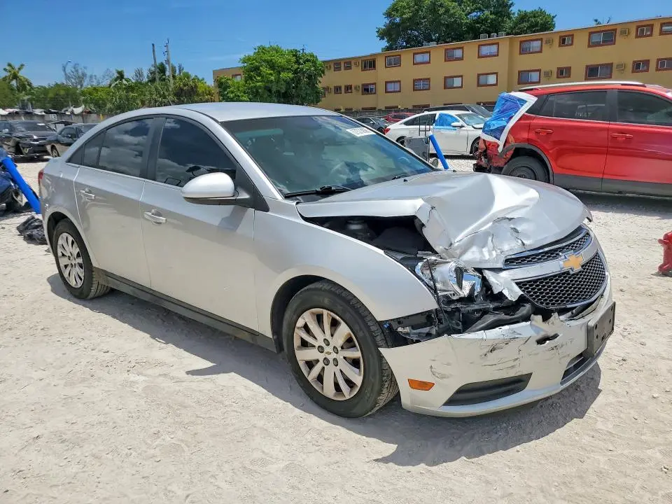 2011 CHEVROLET CRUZE LT  