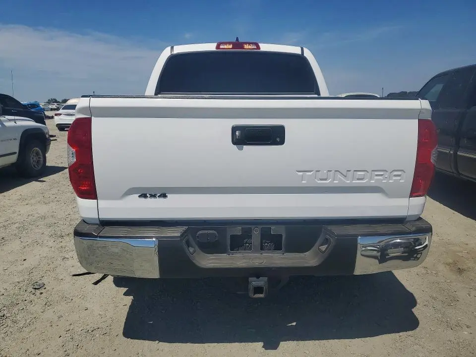 2020 TOYOTA TUNDRA SR5  