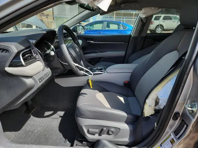 2020 TOYOTA CAMRY XLE  