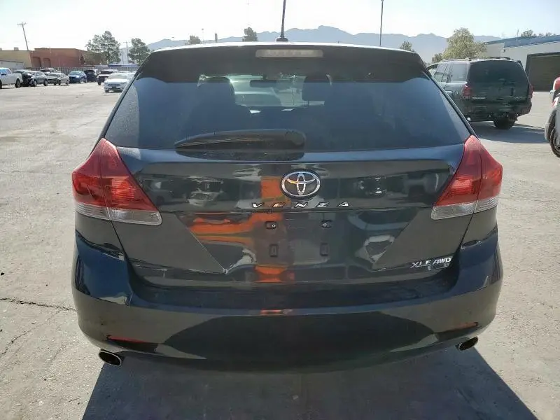 2013 TOYOTA VENZA LE  