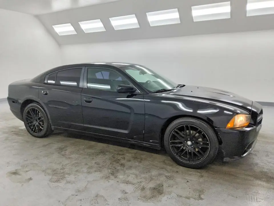 2013 DODGE CHARGER SE  