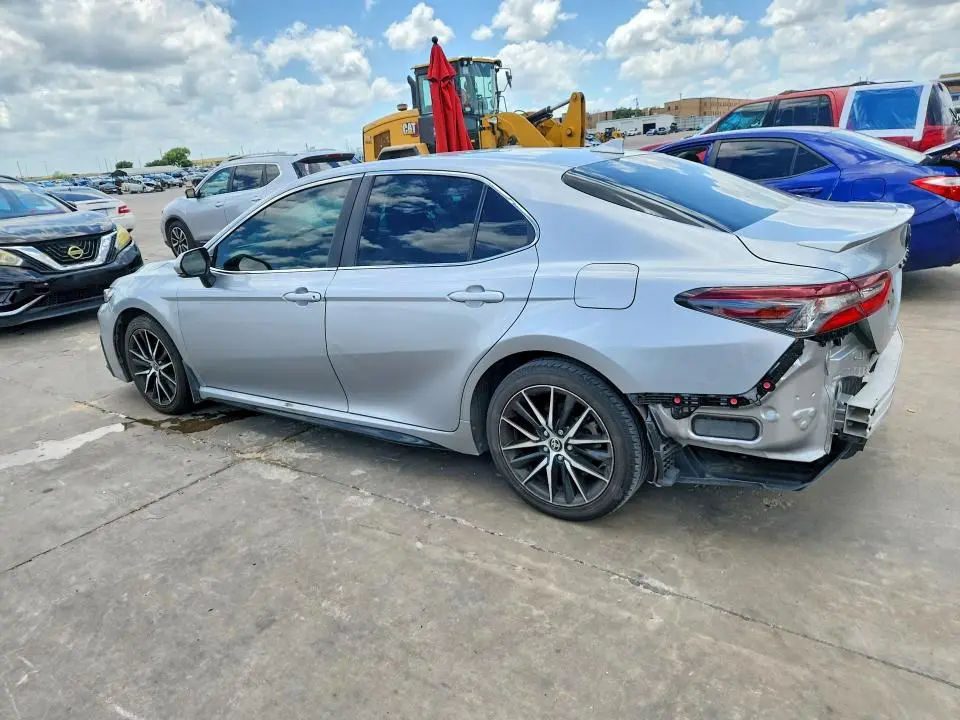 2022 TOYOTA CAMRY SE  