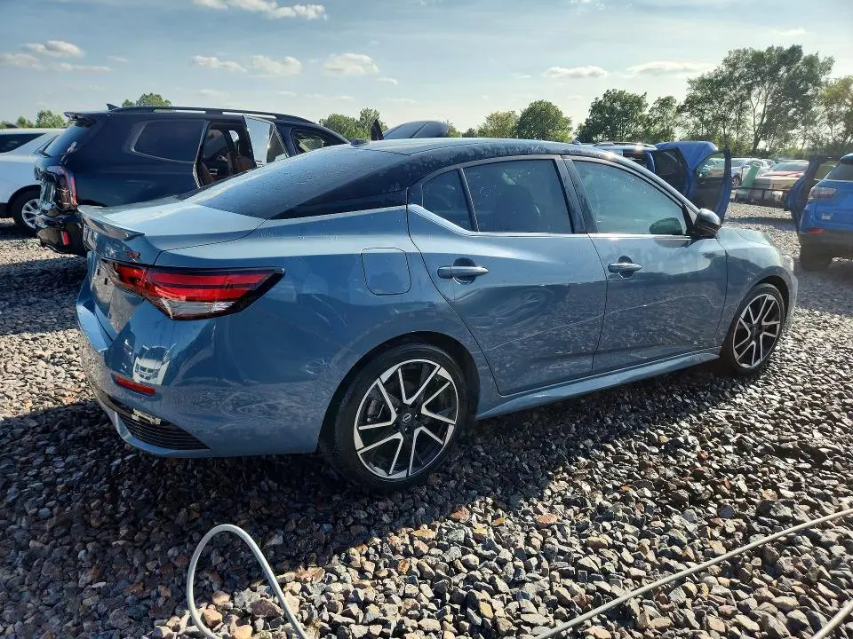2025 NISSAN SENTRA SR  