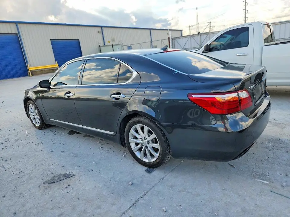2010 LEXUS LS 460L  