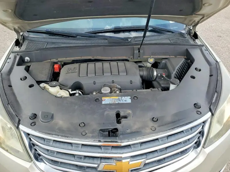 2016 CHEVROLET TRAVERSE LT  