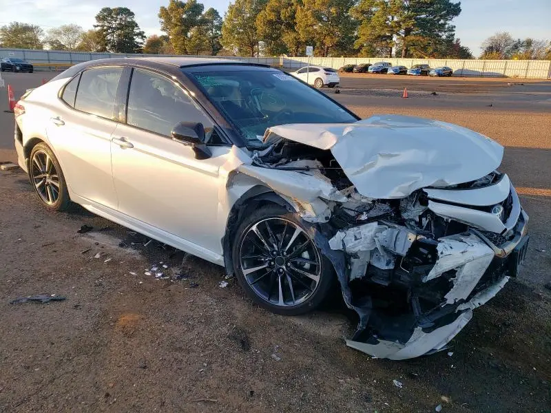 2019 TOYOTA CAMRY XSE  