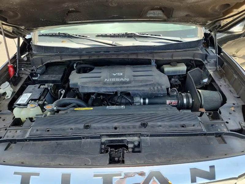 2017 NISSAN TITAN SL  