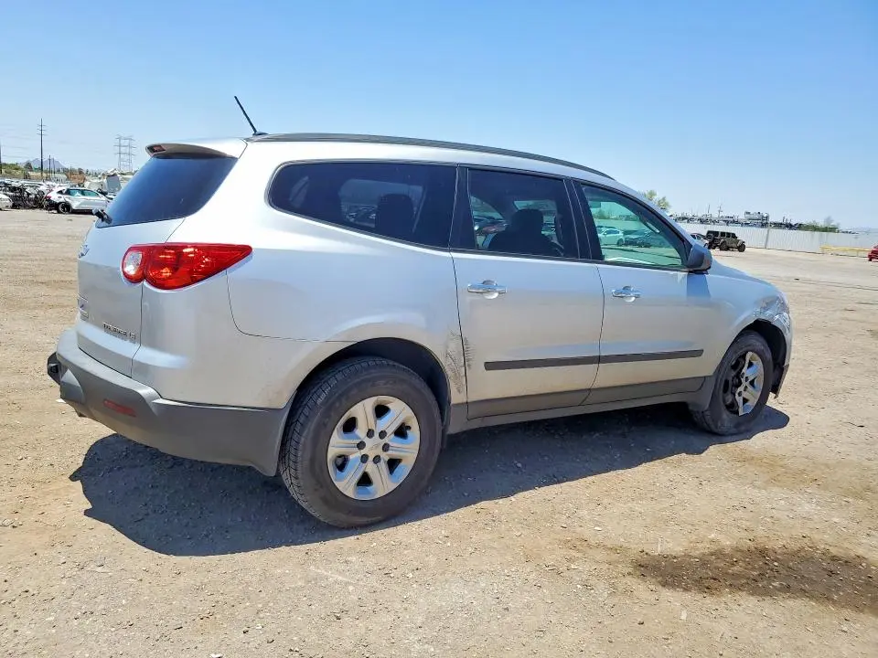 2012 CHEVROLET TRAVERSE LS  