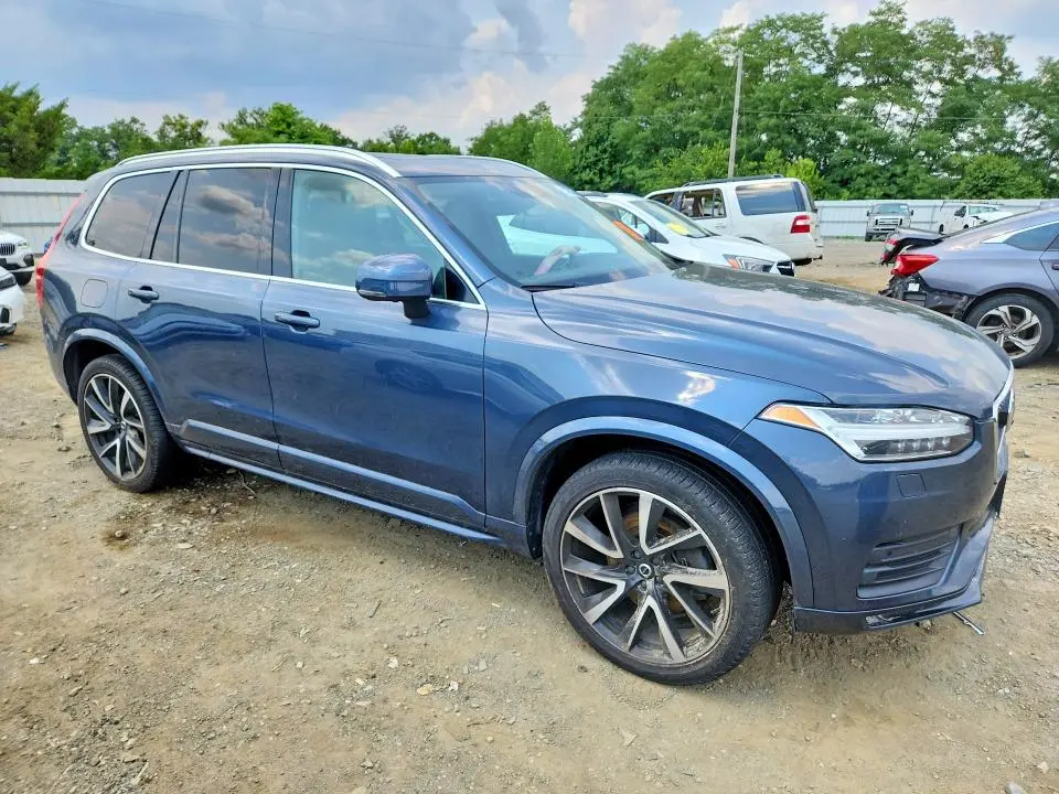 2022 VOLVO XC90 T6 MOMENTUM  