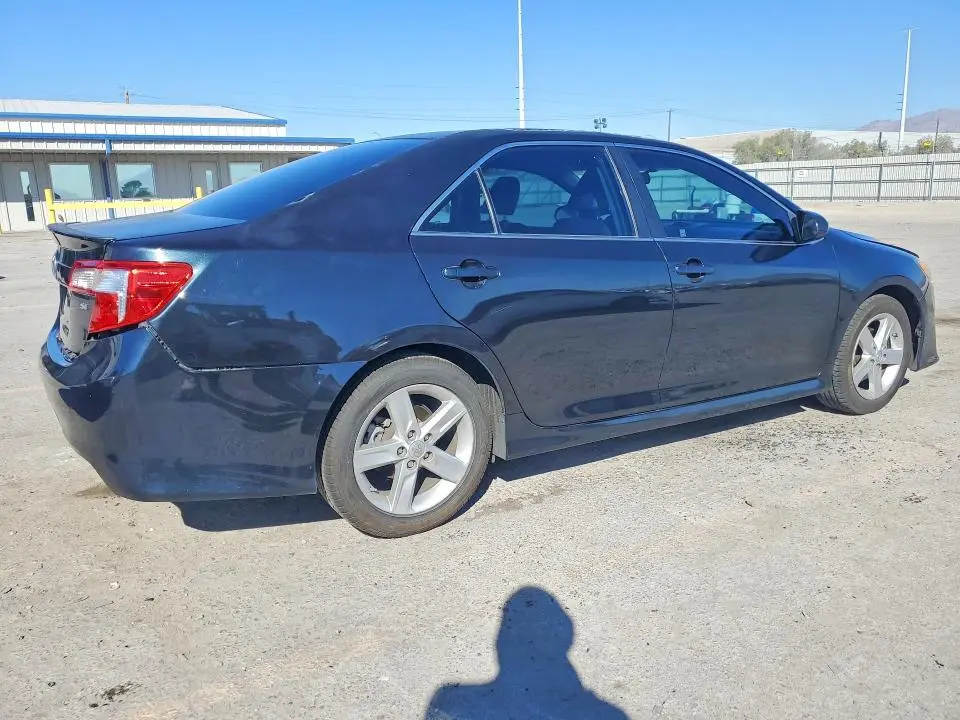 2013 TOYOTA CAMRY SE  