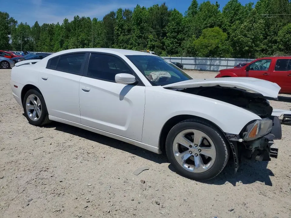 2013 DODGE CHARGER SE  