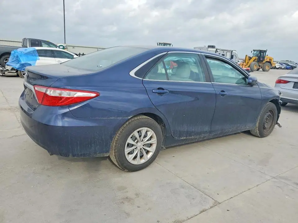 2015 TOYOTA CAMRY LE  