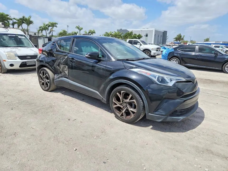 2019 TOYOTA C-HR XLE  