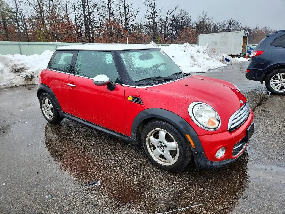 2011 MINI COOPER   