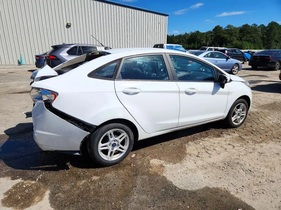 2018 FORD FIESTA SE  