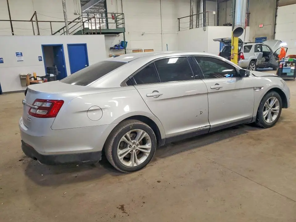 2016 FORD TAURUS SE  