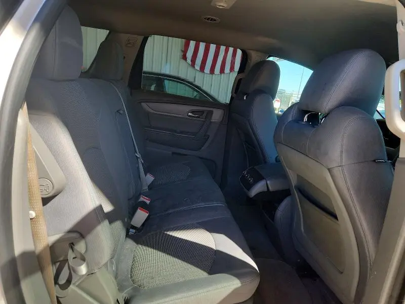 2013 CHEVROLET TRAVERSE LS  