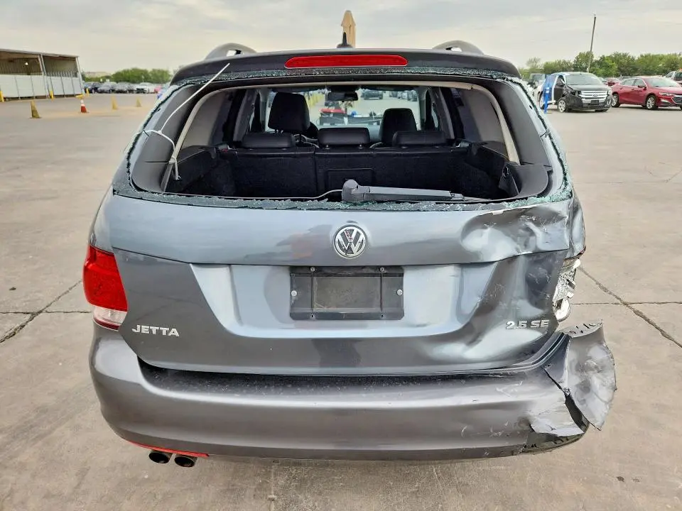 2010 VOLKSWAGEN JETTA SE  